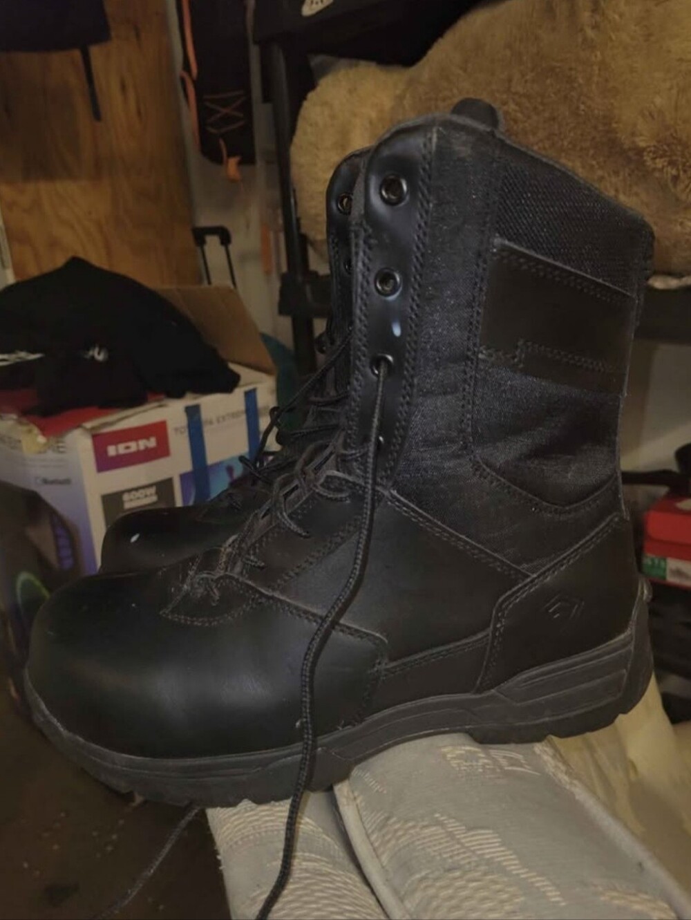 Men Boots Size 7.5
